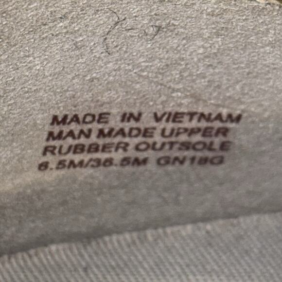 Michael Kors Grover Slip On Sneakers Metallic Gold Shoes Women’s Size 6.5 EUC - Picture 9 of 9